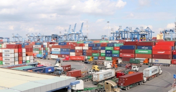 Logistics và "thế kẹt" hạ tầng
